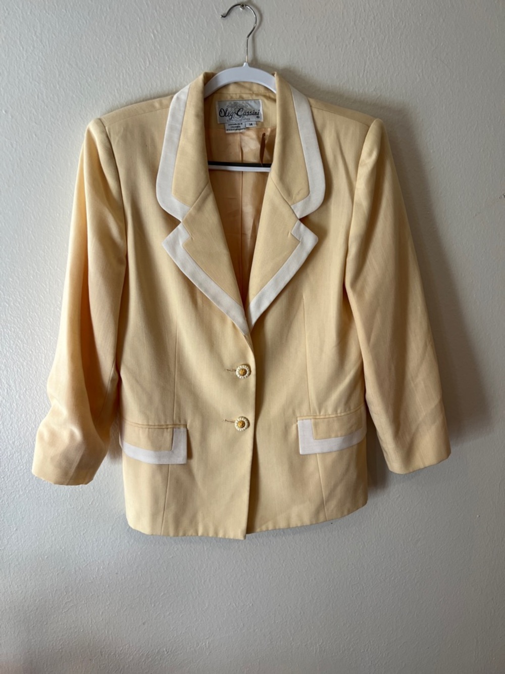 Vintage 80s Oleg Cassini Pale Yellow Blazer with White Trim and Epic Buttons 14